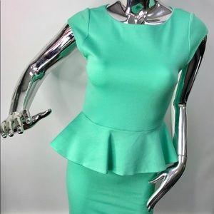 - SOLD -Vestido entallado